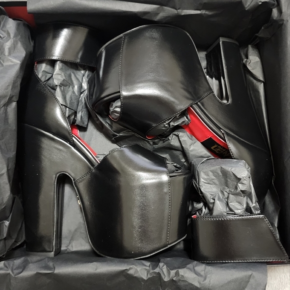 KVD Black Destroyer Heels - Picture 3 of 10